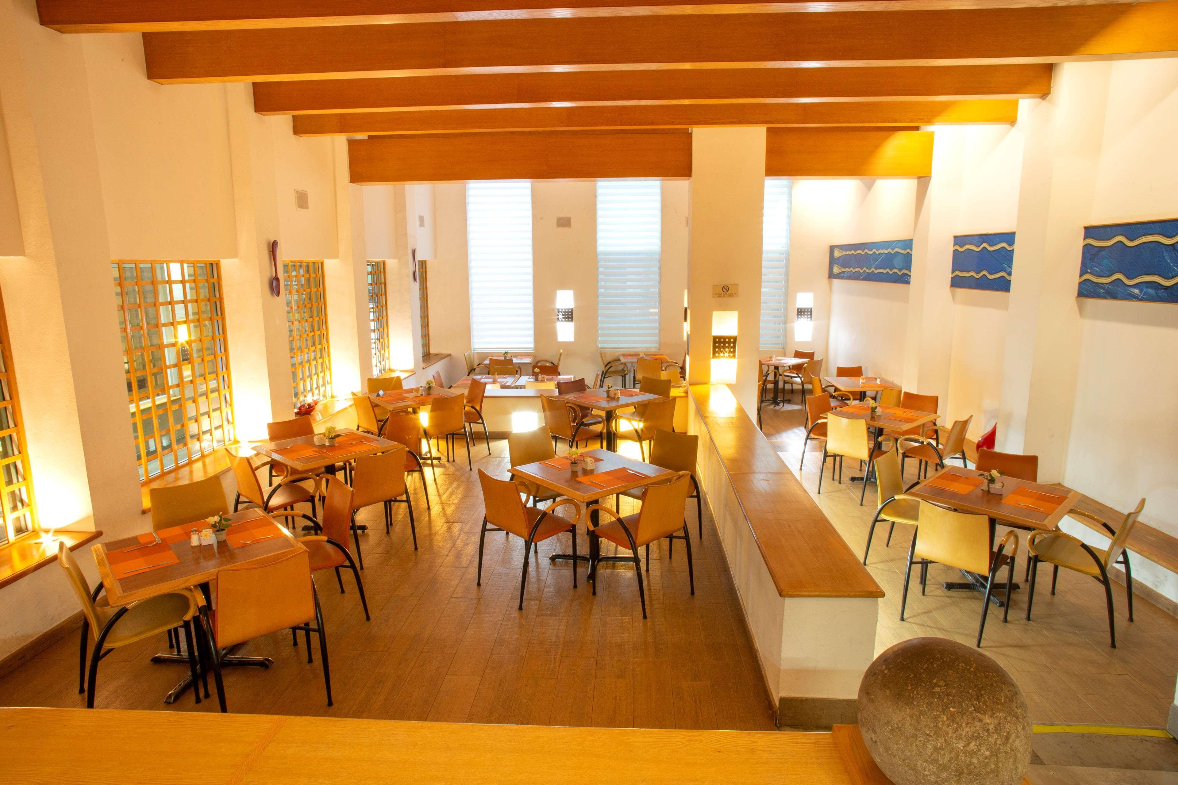 Best Western Plus Monterrey Colon Eksteriør billede
