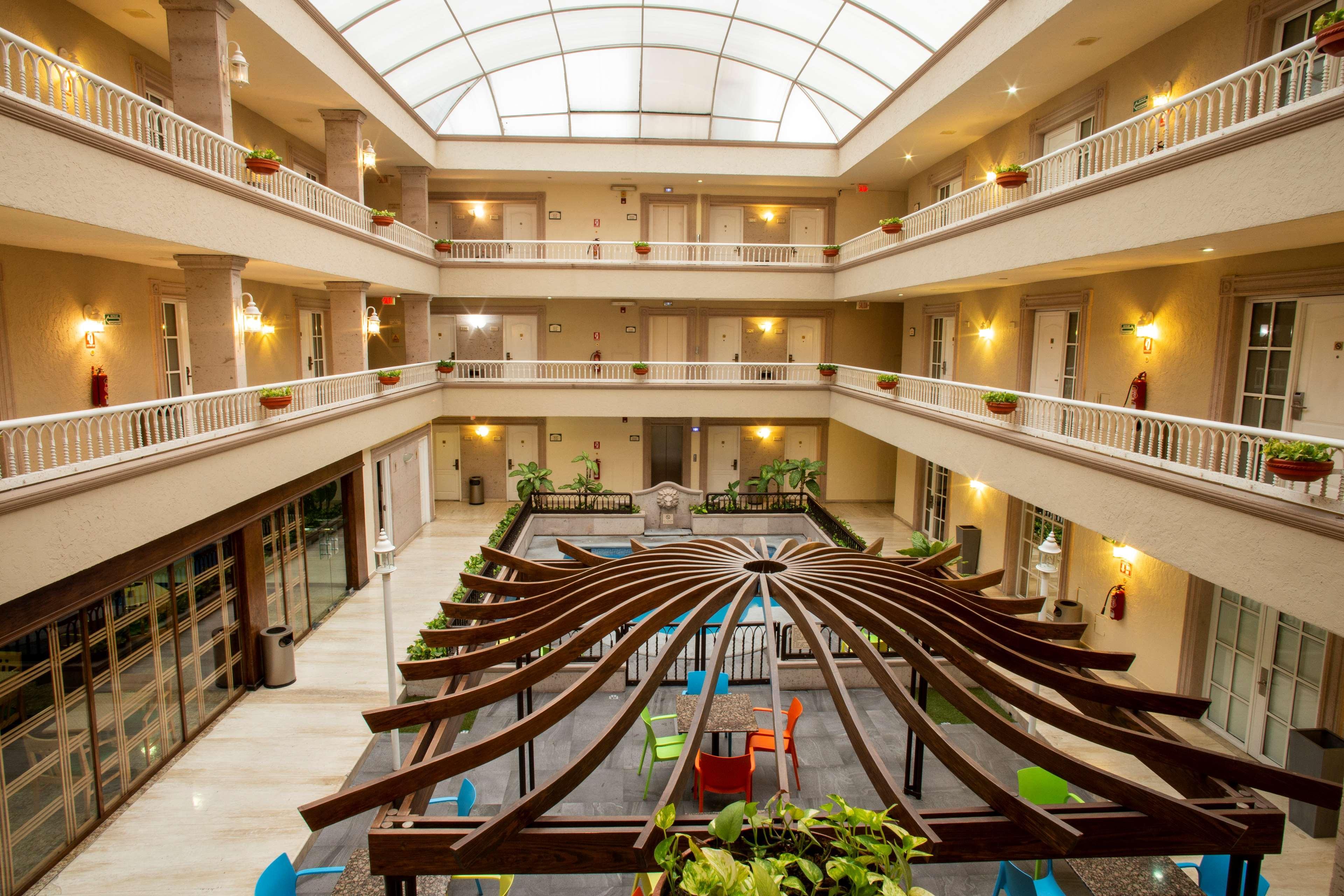 Best Western Plus Monterrey Colon Eksteriør billede