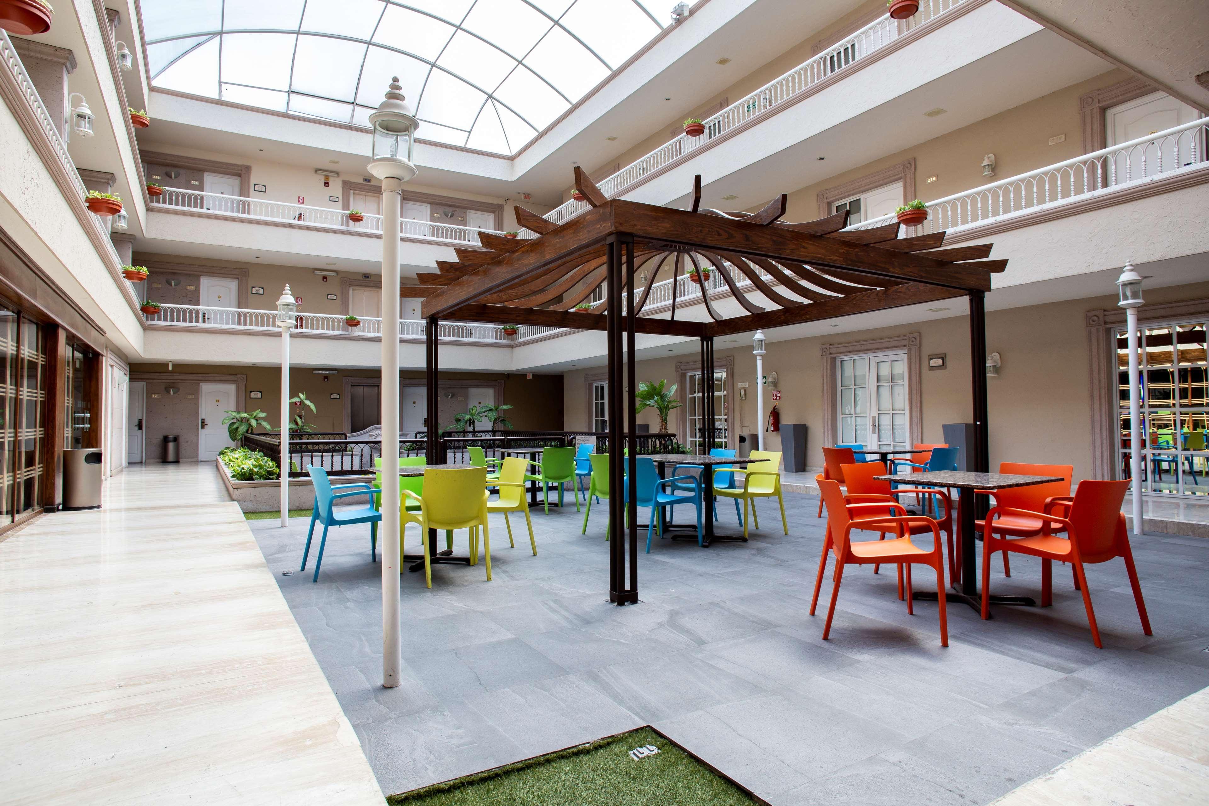 Best Western Plus Monterrey Colon Eksteriør billede