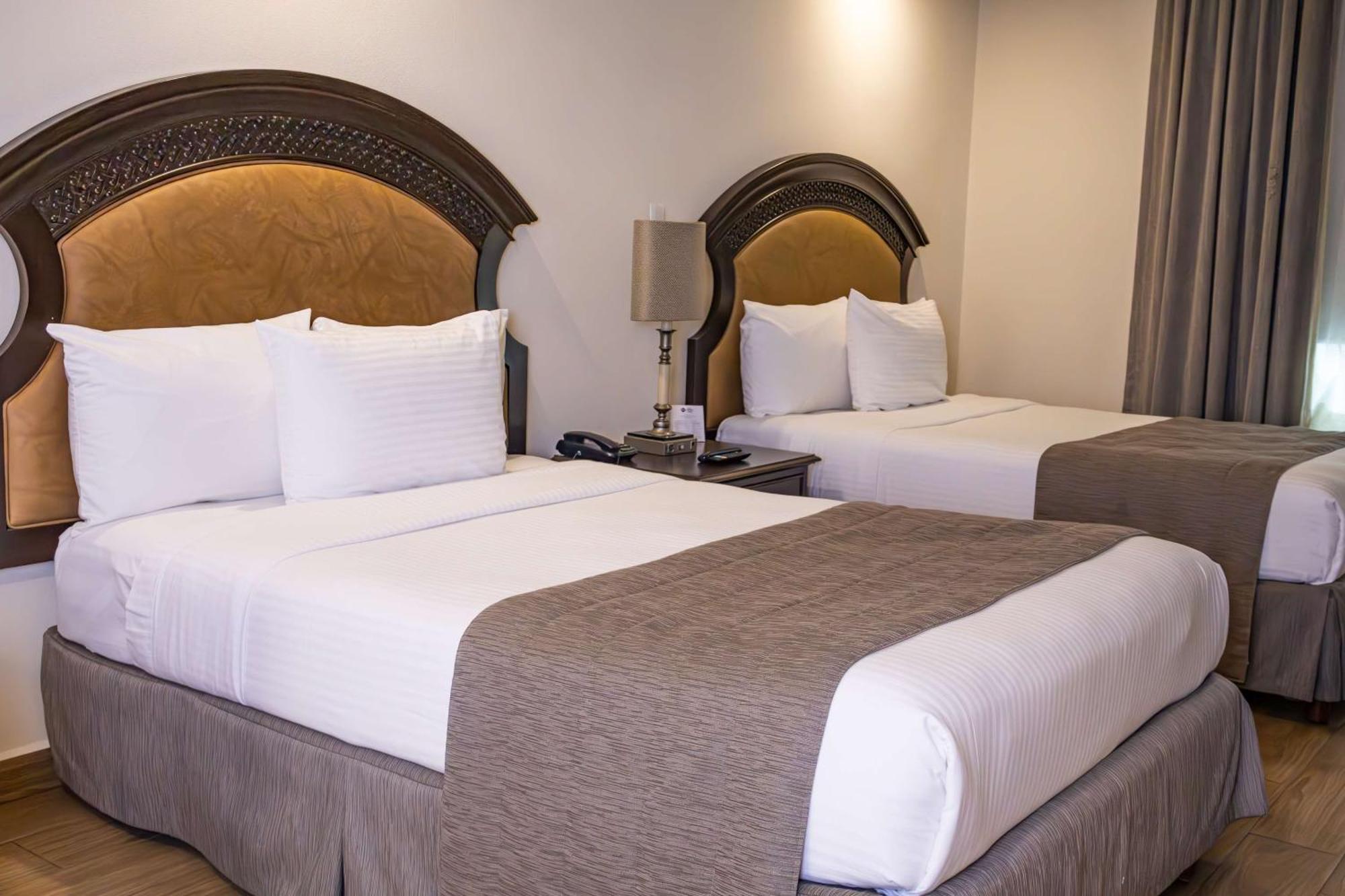 Best Western Plus Monterrey Colon Eksteriør billede