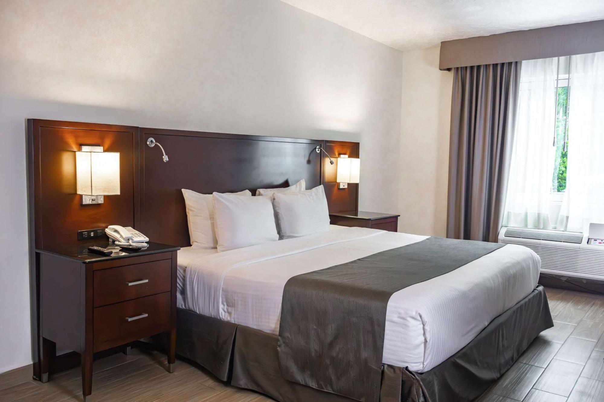 Best Western Plus Monterrey Colon Eksteriør billede