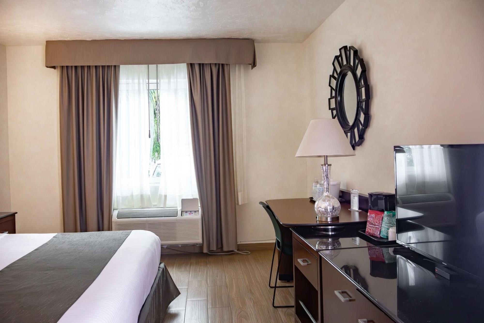Best Western Plus Monterrey Colon Eksteriør billede