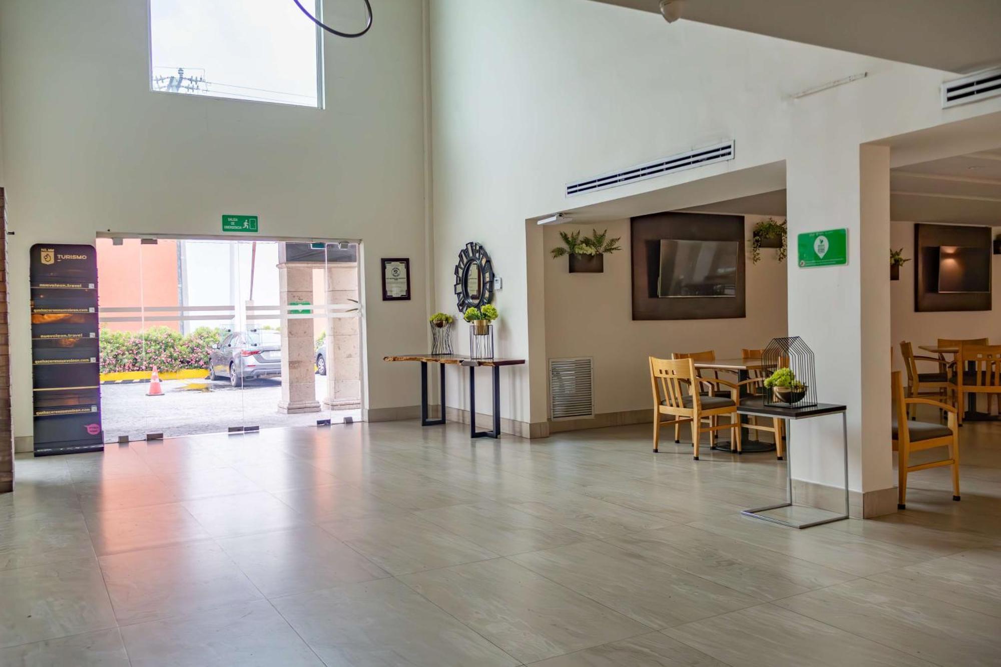 Best Western Plus Monterrey Colon Eksteriør billede